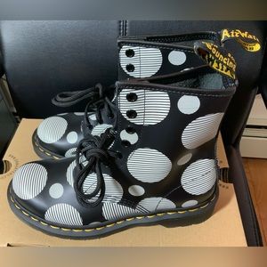 NIB Dr Martens Women’s 1460 Polka Dot Smooth Leather Lace Up Boots Size 7
